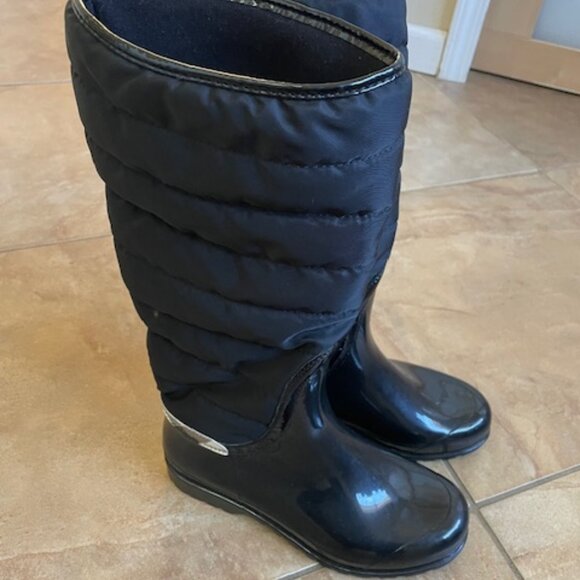 Burberry boots - Picture 1 of 4